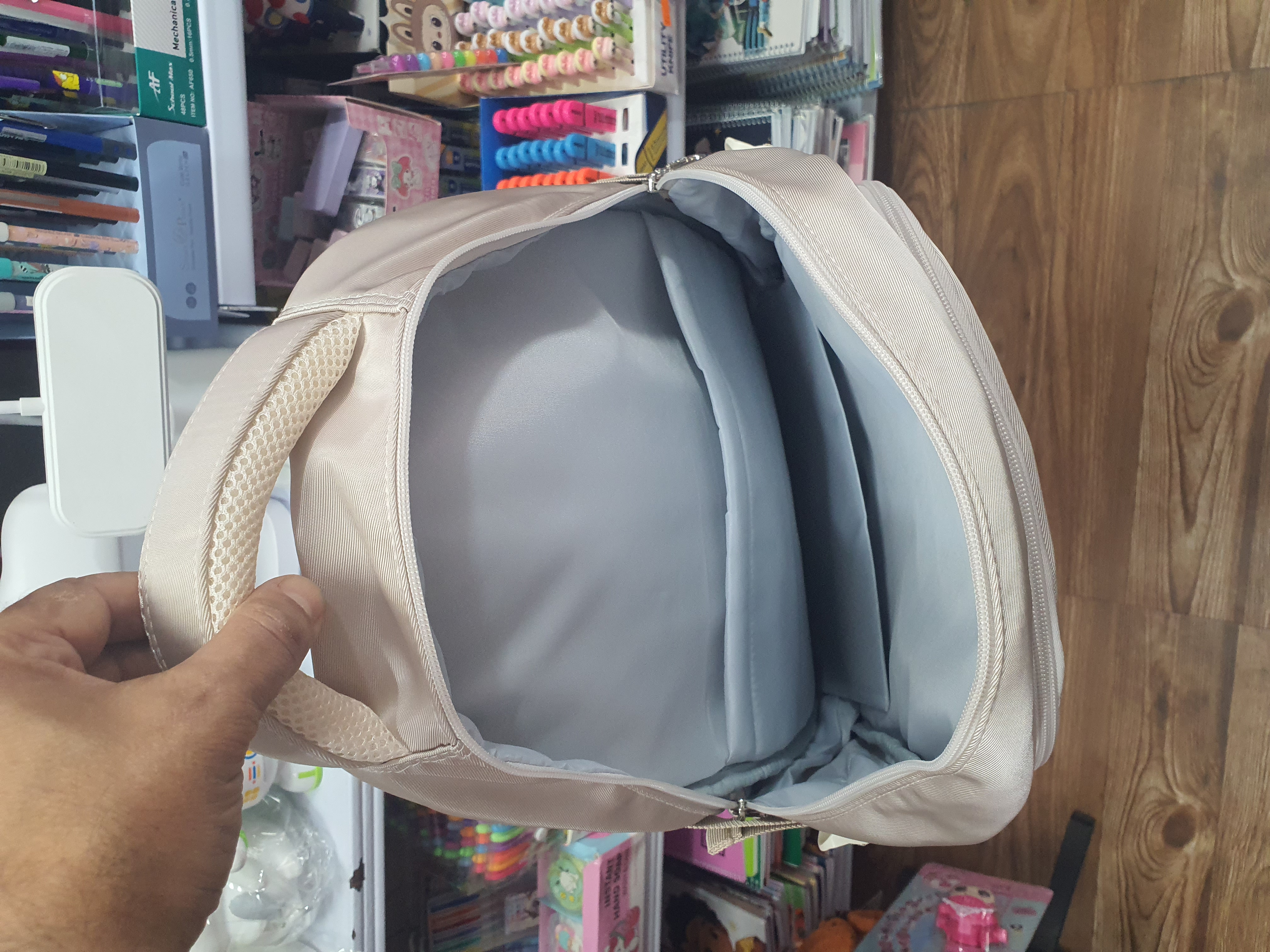 کیف کوله ی مدرسه